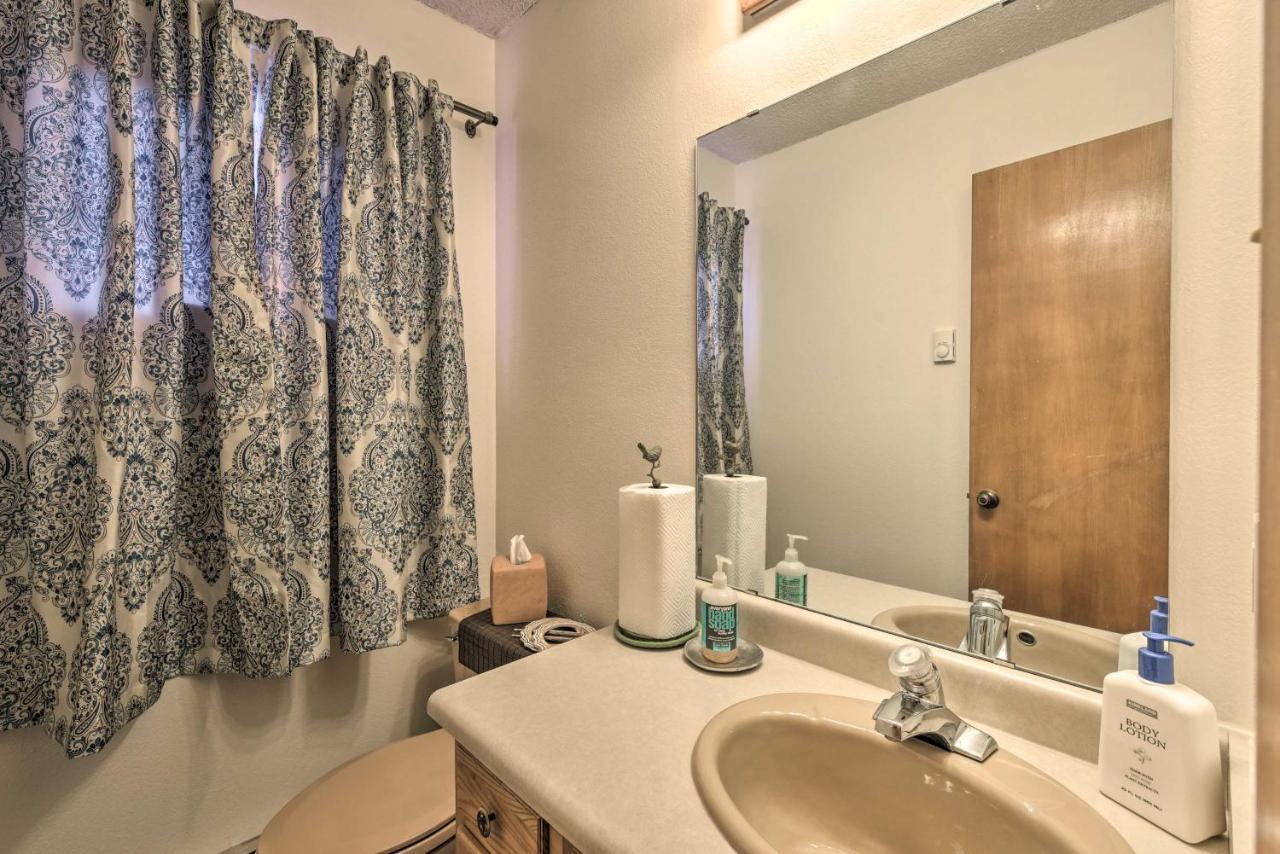 Downtown Red River Retreat With Mtn Views And Yard ภายนอก รูปภาพ